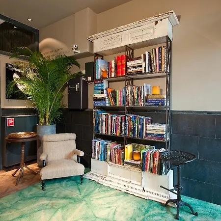 Max Brown Museum Square, Part Of Sircle Collection