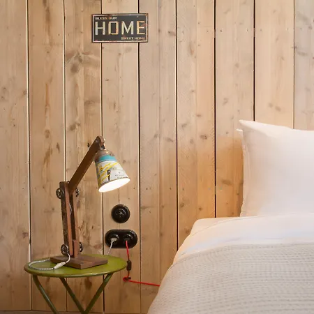 Max Brown Museum Square, Part Of Sircle Collection