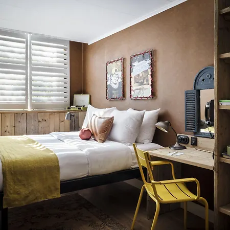 Max Brown Museum Square, Part Of Sircle Collection