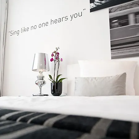 Max Brown Museum Square, Part Of Sircle Collection