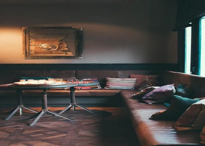 Max Brown Museum Square, Part Of Sircle Collection