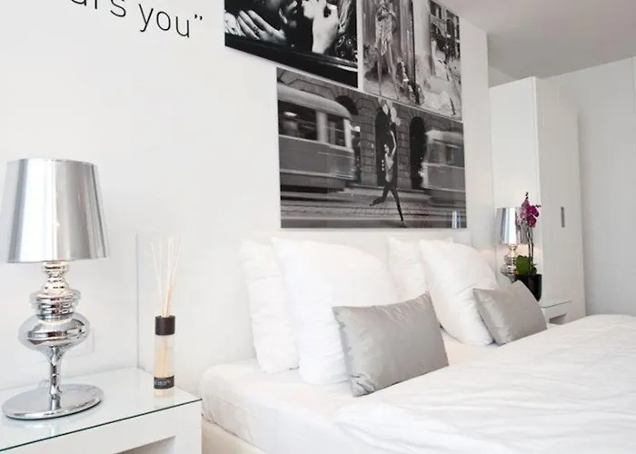 Max Brown Museum Square, Part Of Sircle Collection