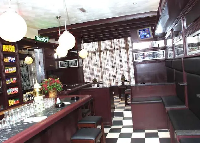 Max Brown Museum Square, Part Of Sircle Collection