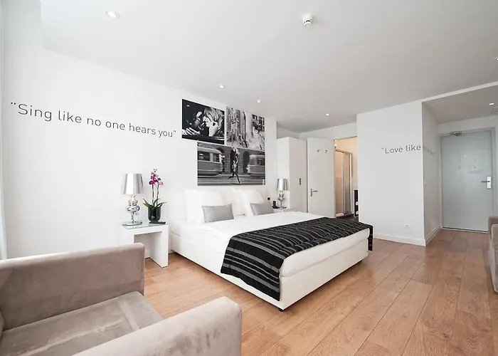 Hotel Max Brown Museum Square, Part Of Sircle Collection 3*