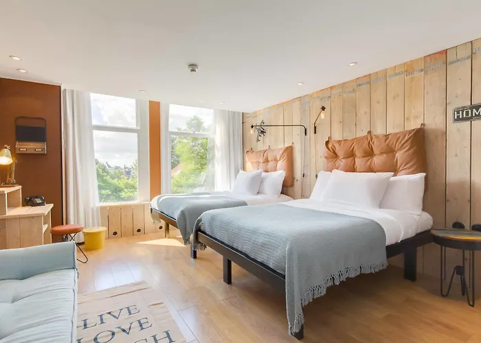 Max Brown Museum Square, Part Of Sircle Collection