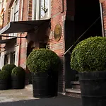 Max Brown Museum Square, Part Of Sircle Collection